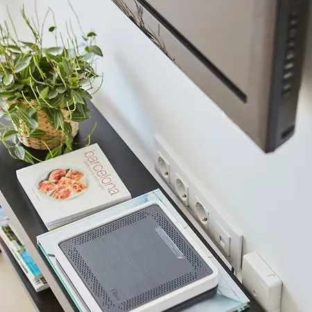 Sunny Beachfront Escape *